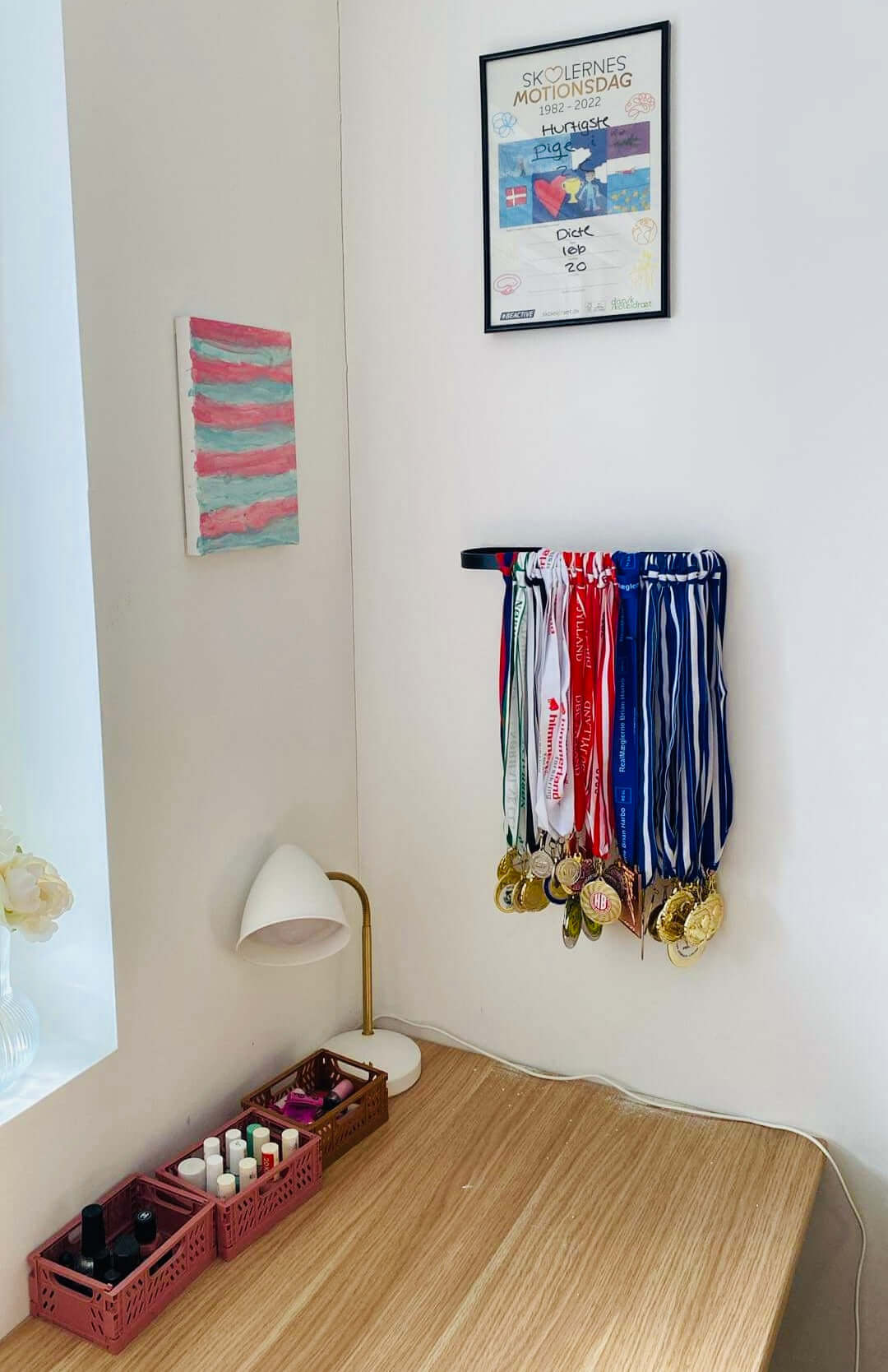 1 Boldholder + 1 Medaljeholder + 1 Pudebetræk - Lukaki.dk1 Boldholder + 1 Medaljeholder + 1 Pudebetræk