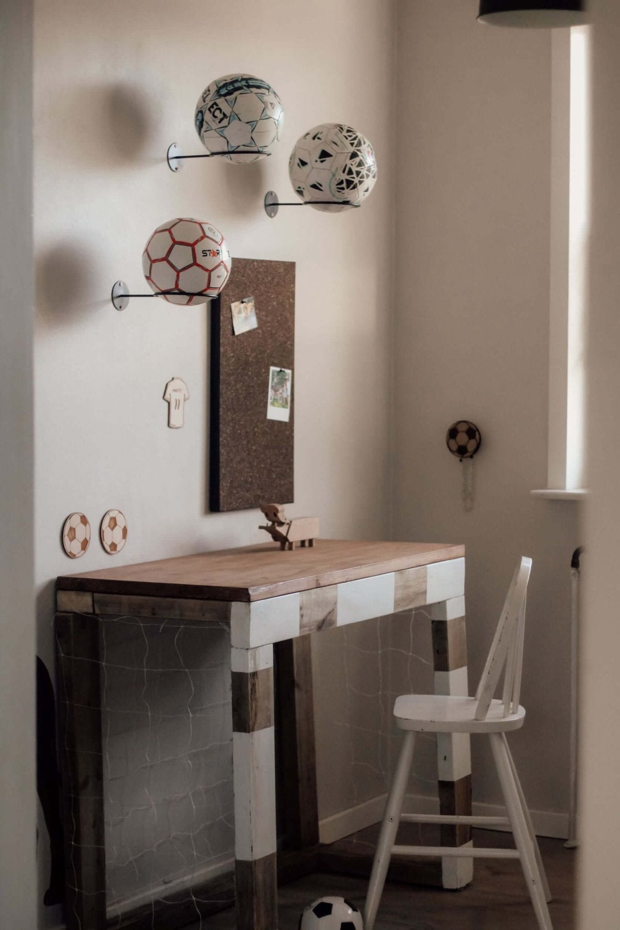 Boldholder til væg - sort stål (Inkl. sorte skruer) - Lukaki.dkBoldholder til væg - sort stål (Inkl. sorte skruer)