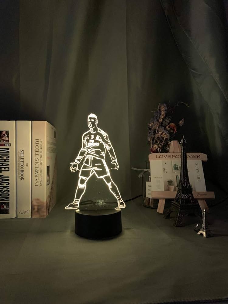 Cristiano Ronaldo Front 3D Fodbold lampe - Lyser i 7 farver - Lukaki.dkCristiano Ronaldo Front 3D Fodbold lampe - Lyser i 7 farver