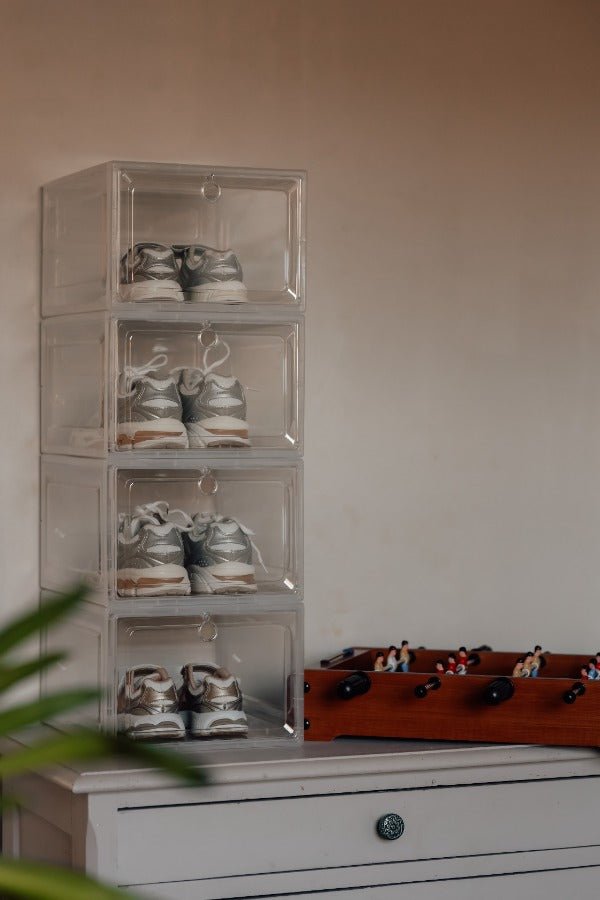 Sneakerbox / skokasse med drop down låg - klar plast - Lukaki.dkSneakerbox / skokasse med drop down låg - klar plast