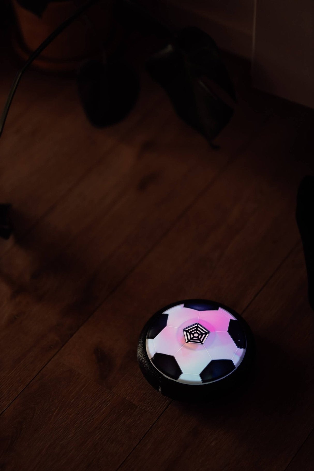 Svævende fodbold med LED lys effekt (Hover Ball) - Lukaki.dkSvævende fodbold med LED lys effekt og lyd (Hover Ball) - Lukaki.dkSvævende fodbold med LED lys effekt og lyd (Hover Ball)
