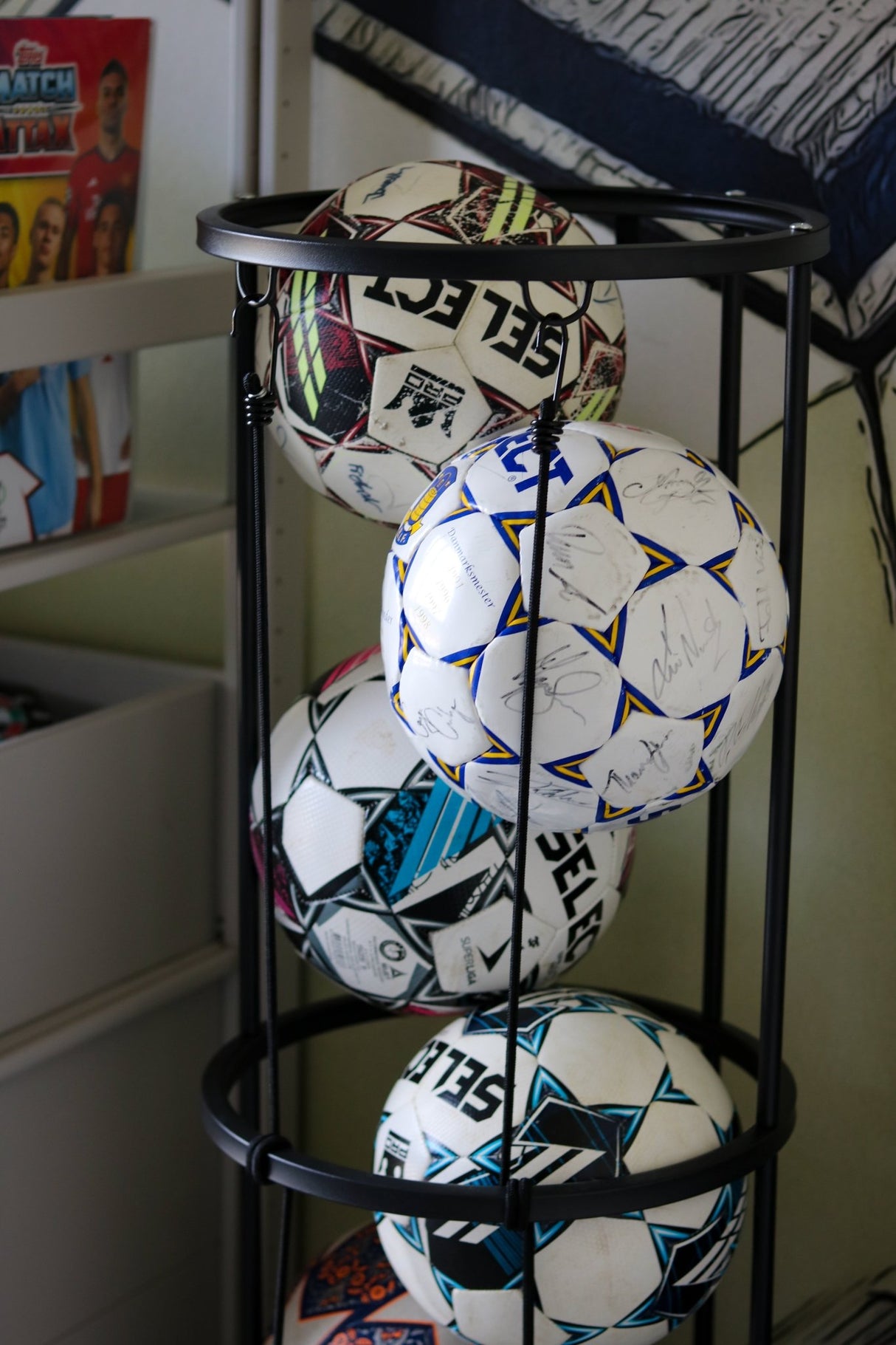 Boldholder / organizer til 6 sportsbolde - Lukaki.dkBoldholder / organizer til 6 sportsbolde - Lukaki.dkBoldholder / organizer til 6 sportsbolde