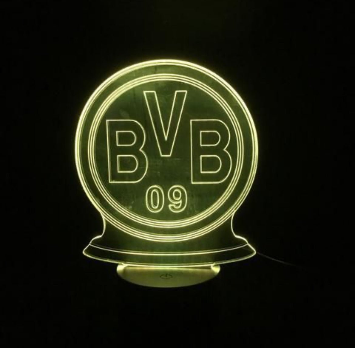 Dortmund 3D Fodbold lampe - Lyser i 7 farver - Lukaki.dkDortmund 3D Fodbold lampe - Lyser i 7 farver