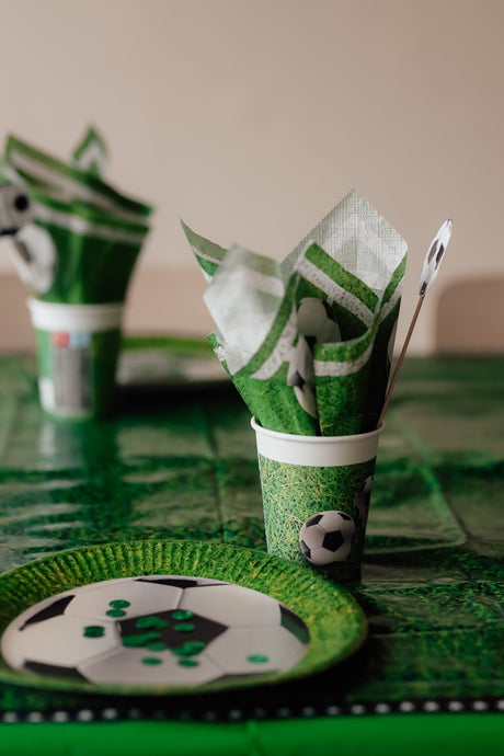 Fodbold papkrus – 8 stk. – Grønne engangskrus – 200 ml – Fodboldtema - Lukaki.dkFodbold papkrus – 8 stk. – Grønne engangskrus – 200 ml – Fodboldtema