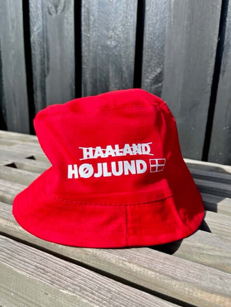 Højlund X Haaland "Højlund i hatten" bøllehat - Lukaki.dkHøjlund X Haaland "Højlund i hatten" bøllehat