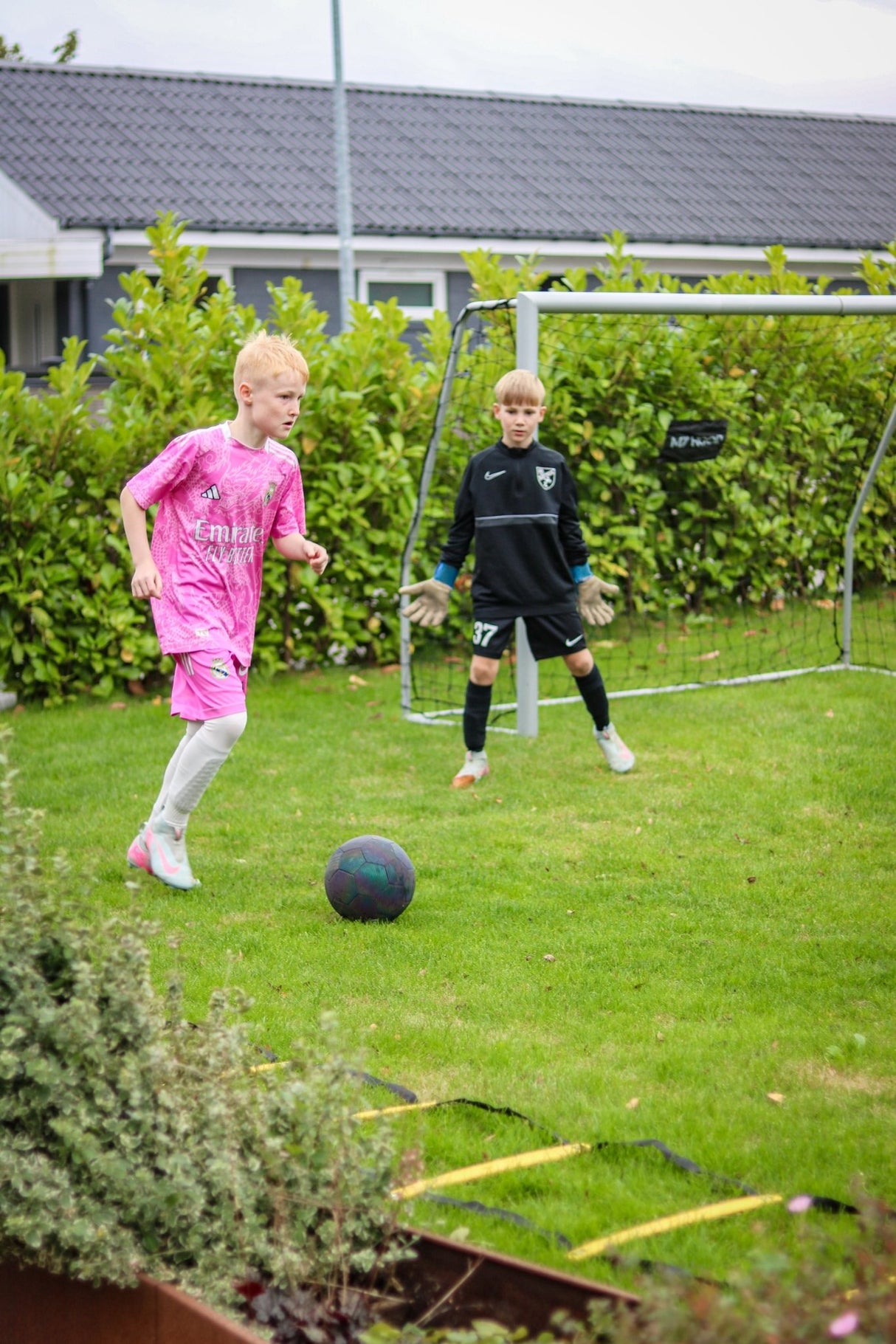 Lysreflekterende fodbold - str. 5 - Lukaki.dkLysreflekterende fodbold - str. 5