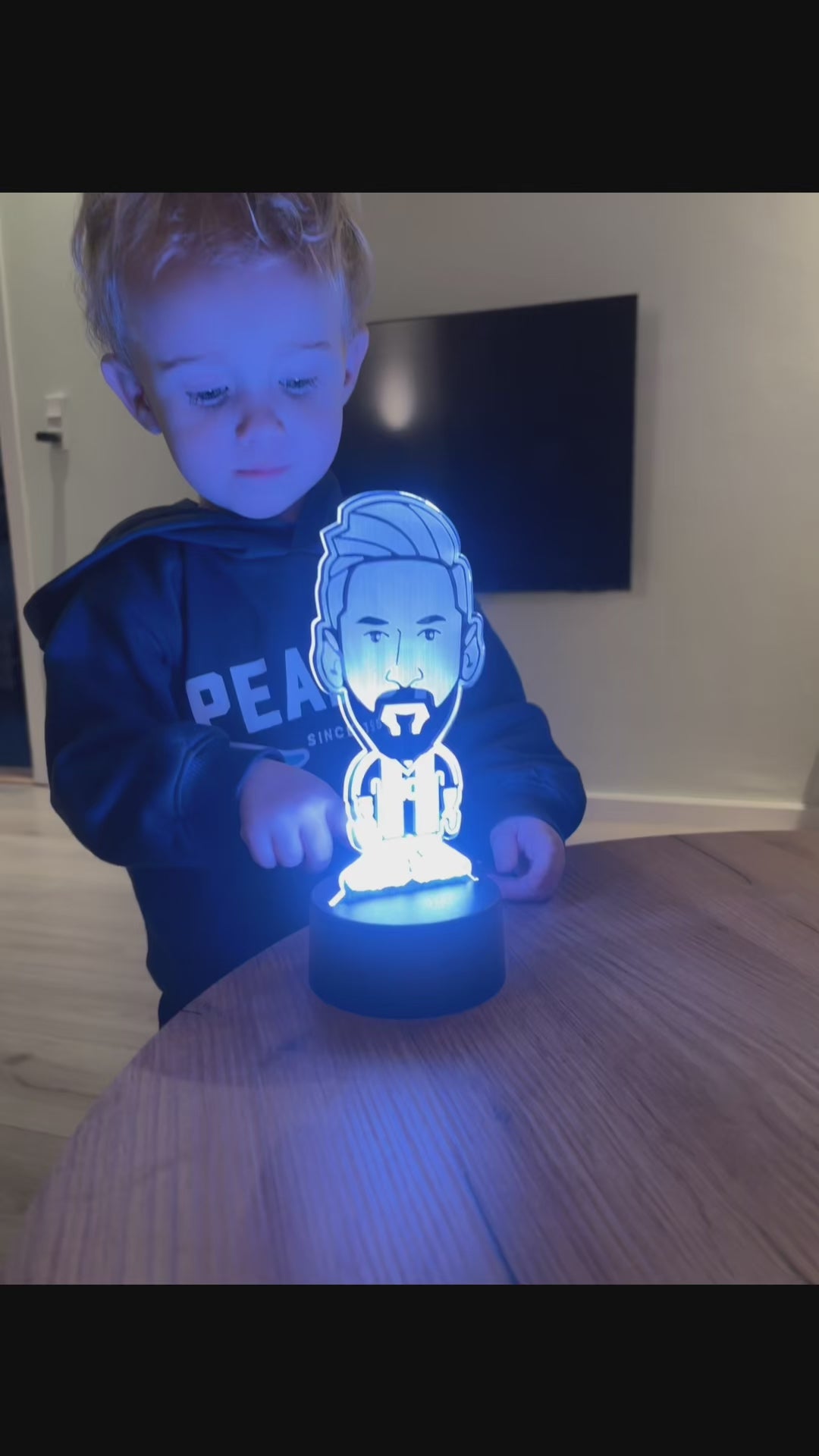 Messi 3D-Fußballlampe – Leuchtet in 7 Farben
